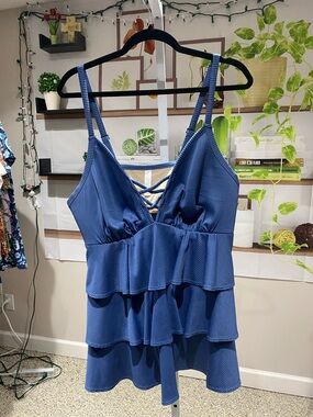 Cacique Blue Ruffled V-Neck tankini top with Crisscross Front size 24.